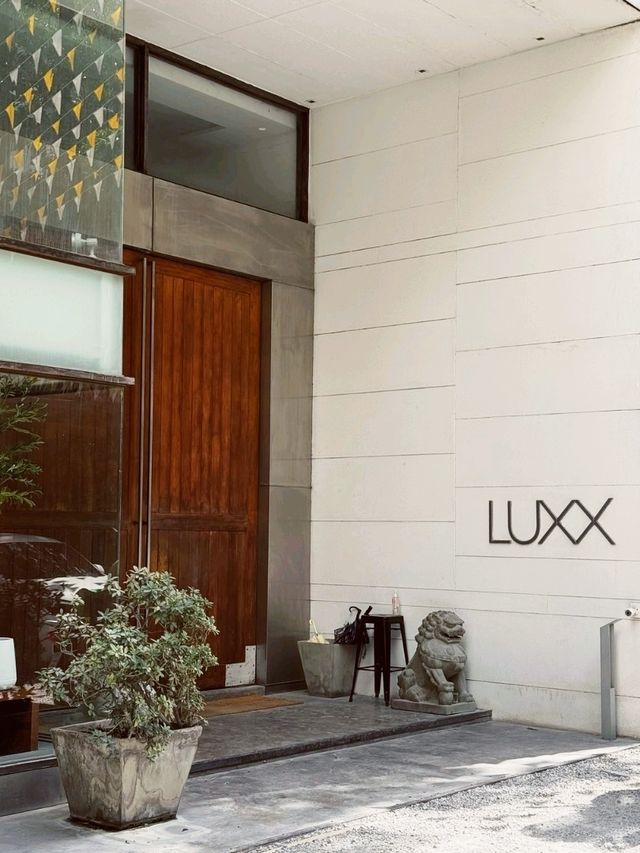 LUXX Langsuan Hotel
