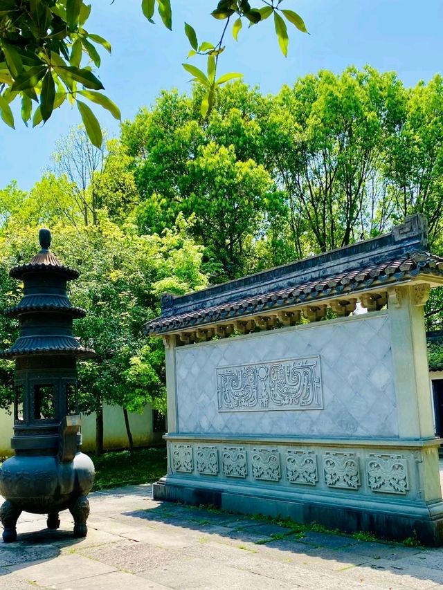 XISHI’S HOMETOWN · THE BIRTHPLACE OF A 2,500-YEAR-OLD NATIONAL ICON