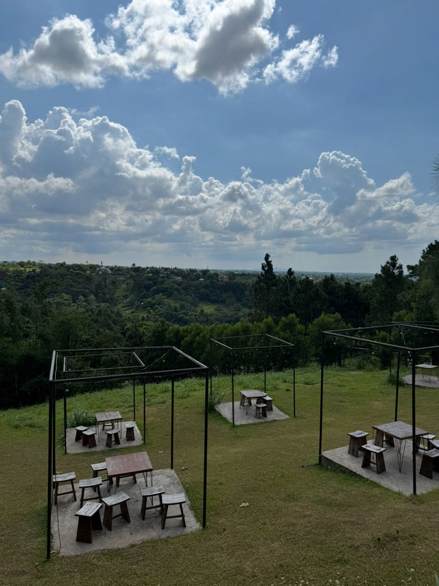 Tagaytay always has that fresh, breezy vibe 🌿⛰️