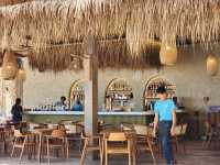 ร้านกาแฟ บรรยากาศริมทะเล ร้านสวย เครื่องดื่มอร่อย 
