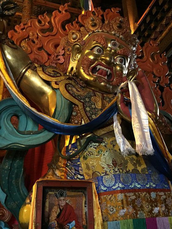 Migjid Janraisig Sum - Big Copper Statue