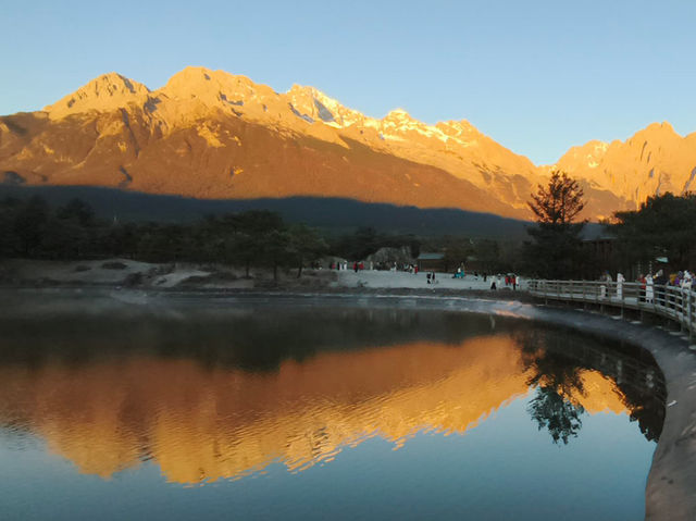 Yulong Snow Mountain and Blue Moon Valley Yulong Snow Mountain and Blue Moon Valley