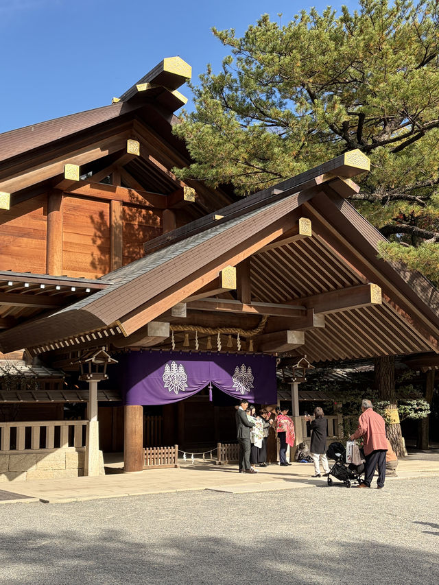 熱田深宮的靜謐一日:從森道鳥居走到草地盡頭,那座訴說千年故事的熱田神宮博物館 熱田深宮的靜謐一日:從森道鳥居走到草地盡頭,那座訴說千年故事的熱田神宮博物館