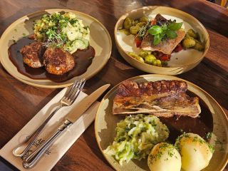 ✈️ Food Tour of Würzburg, Germany 🇩🇪 (Sausage/Schnitzel/Frankenwine Recommendations)