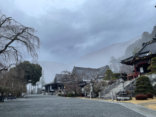 日本小众寺庙民宿推荐｜身延寺·武井坊 (Takeibou)｜诵经体验＋素斋＋自然静心之旅