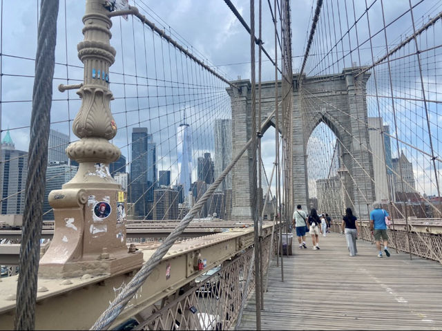 漫步紐約布魯克林大橋🌉✨感受建築魅力與城景之美✨