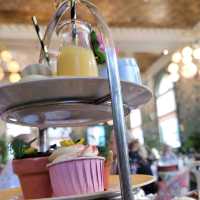 ⭐️品味英式下午茶之旅：在The Ivy Exeter餐廳尋找美食的奢華享受