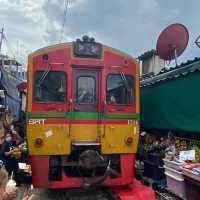 Meaklong Train Station 
