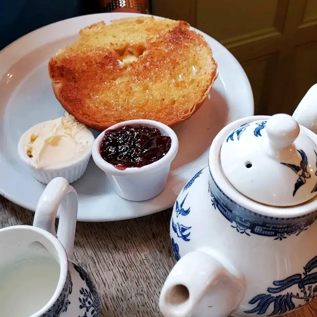 The Oldest House in Bath ～Sally Lunn's Bunn