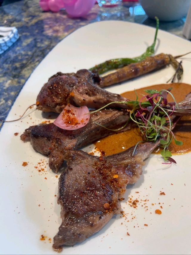 Mouthwatering Food at W hotel Chengdu🇨🇳 Mouthwatering Food at W hotel Chengdu🇨🇳