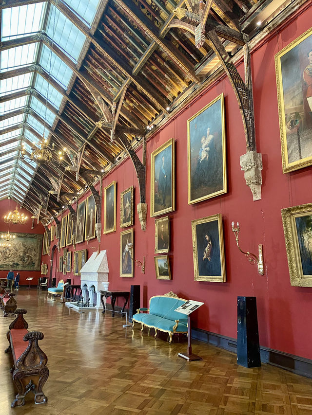 Kilkenny Castle: A Haven for Art Lovers 🎭🏰