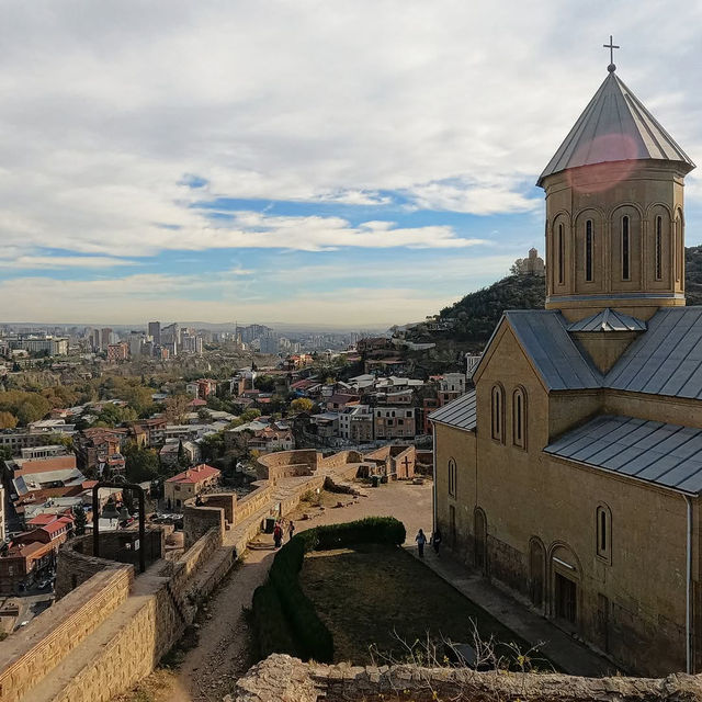 Narikala Fortress Awaits: Timeless Majesty