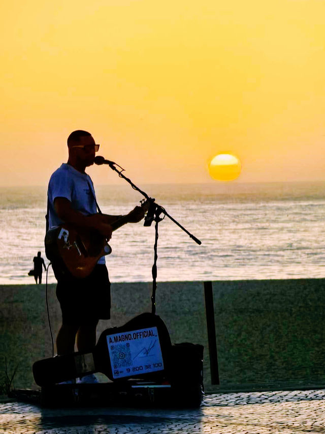 🚗 Ride-Sharing Travel in Nazaré: Surf, Views & No-Car Vibes 🏄‍♂️🌅🚕