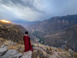 หุบเขาโคลกาและถนนจากอาเรกีปาเป็นไฮไลต์ของทิวทัศน์เทือกเขาแอนดีส 🏔️และสัตว์ป่า 🦙