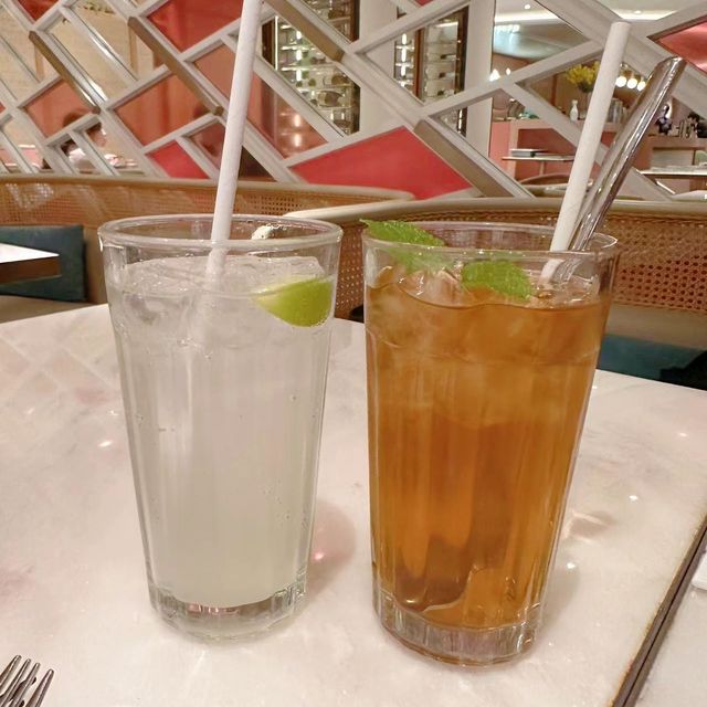 足料菠蘿肉鬆海鮮炒飯 @ladynara