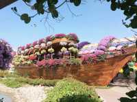 A Floral Oasis of Wonders! 🇦🇪