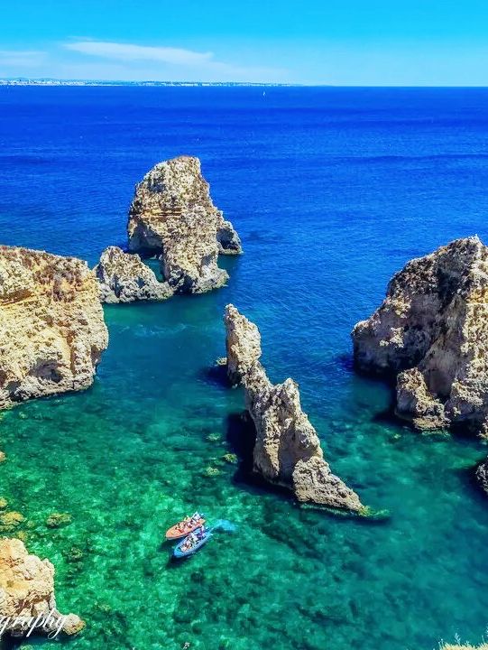 Ponta da Piedade: Majestic Beauty on the Cliffs of Lagos 📍