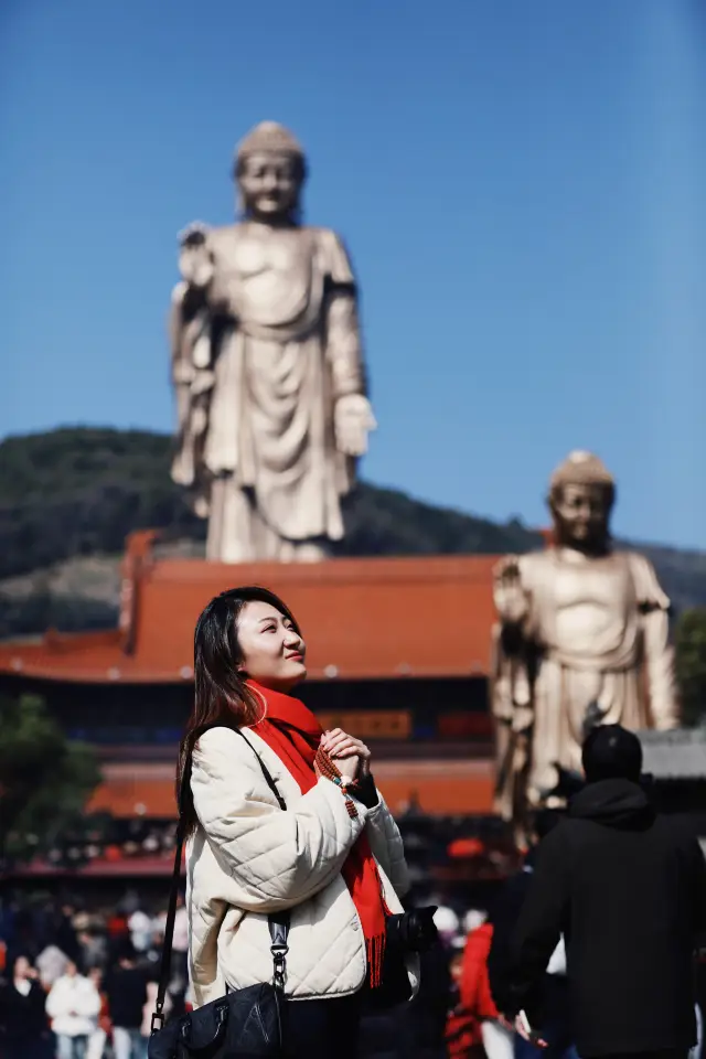 무석·영산대불｜영산에서 불상의 발을 안아보세요!