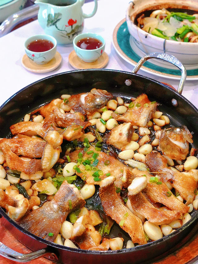 In Guangzhou! With an average of 70+ per person, one can enjoy authentic clay pot rice in the affluent district.