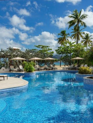🌴🏖️ Grenada's Gem: Spice Island Beach Resort 🌟