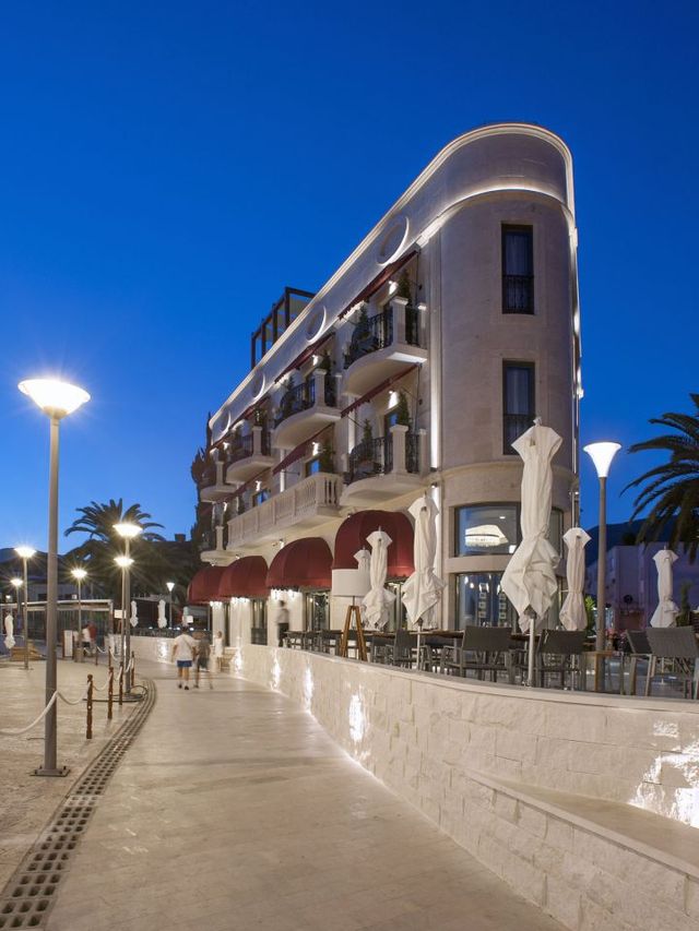 🌟 Tivat's Top Stay: Boutique Hotel La Roche 🌊