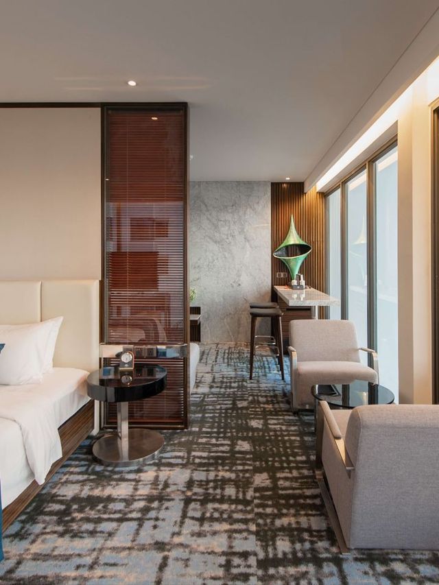 🌟🏖️ Nha Trang's Beachfront Bliss: Queen Ann Hotel 🌟