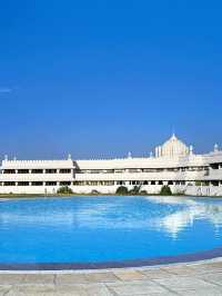 🌟✈️ Aurangabad's Top Stay: Vivanta's Luxury! 🏨🌿