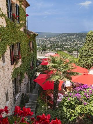 🌟 Saint-Paul-De-Vence Sleep Spots: Chic & Cozy Finds! 🛏️✨