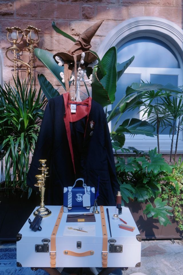 成都附近「霍格華茲」分校，入住魔法學院。
