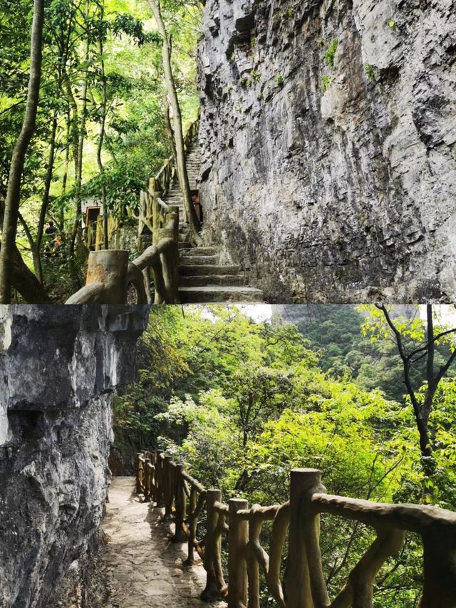 "四面削成，獨出於雲霄之半"，山巔如台。