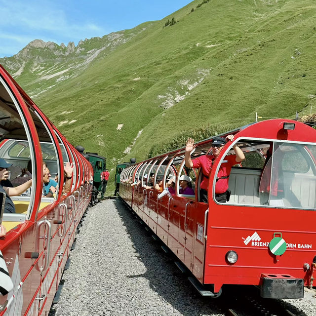 Golden pass through Brienz such a Heaven place 