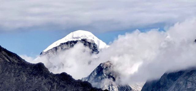 深秋的四姑娘山。