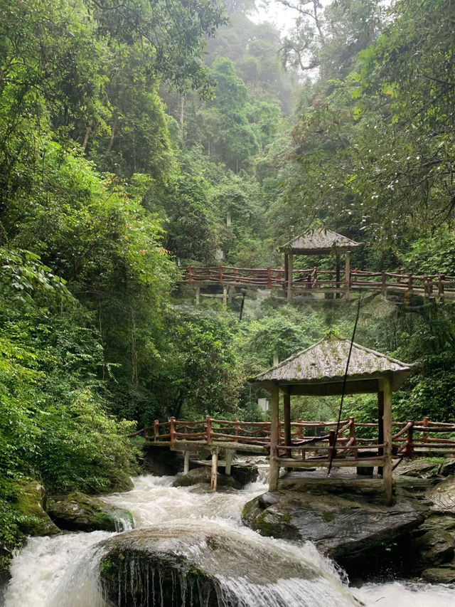 貴州亞木溝能勸一個是一個！怎樣正確吸氧！。