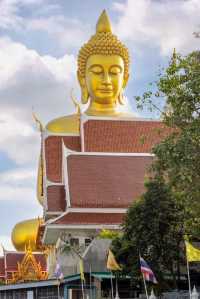 Discovering Bangkok's Giant Buddha: 5 Essential Tips