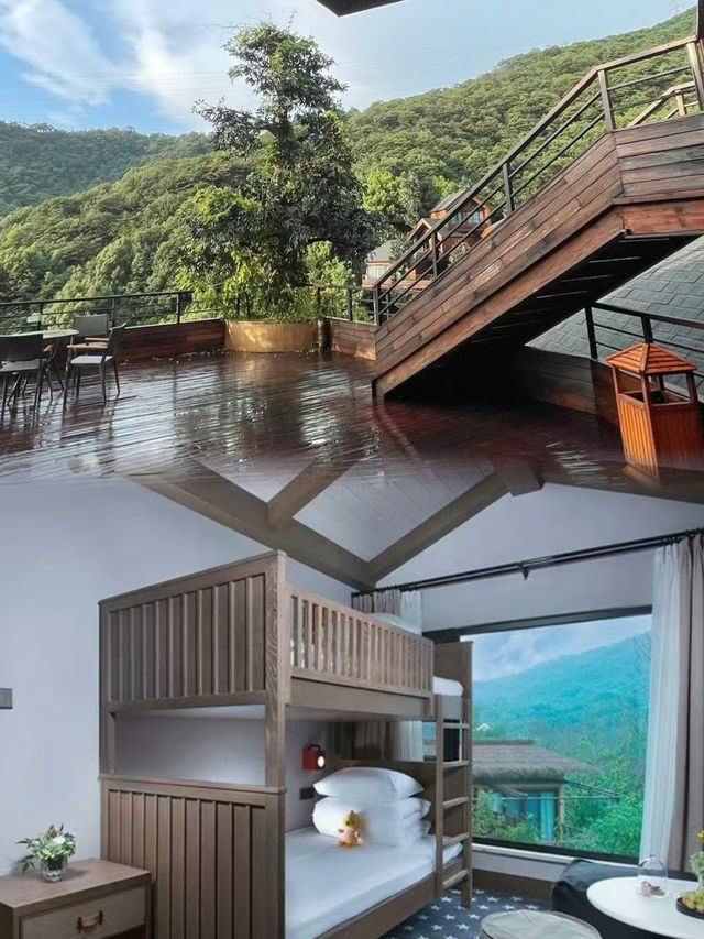 莫干山   體驗掛在樹屋裏的聊友。
