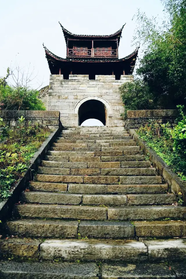 The Southern Great Wall in the Secret Land of Western Hunan