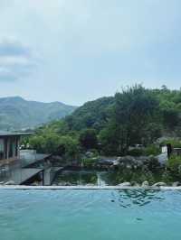一間住喺山裏嘅氧吧民宿