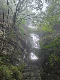 白岩山上白岩寺，立春時節春雨盛