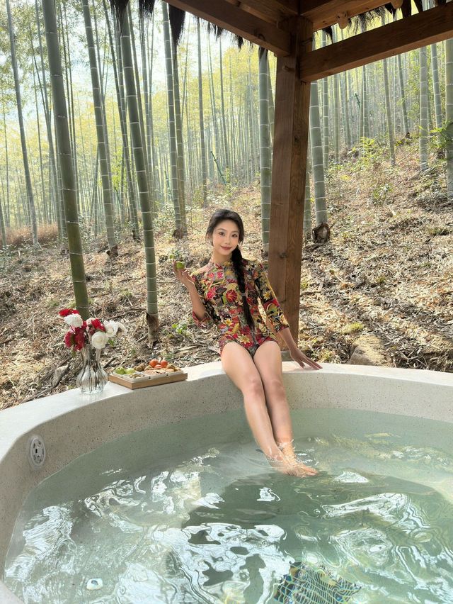 喺安吉浸竹林私湯