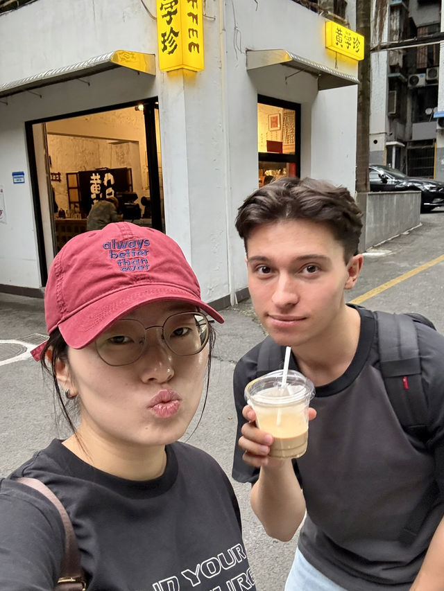 Afternoon coffee in Shapingba, Chongqing
