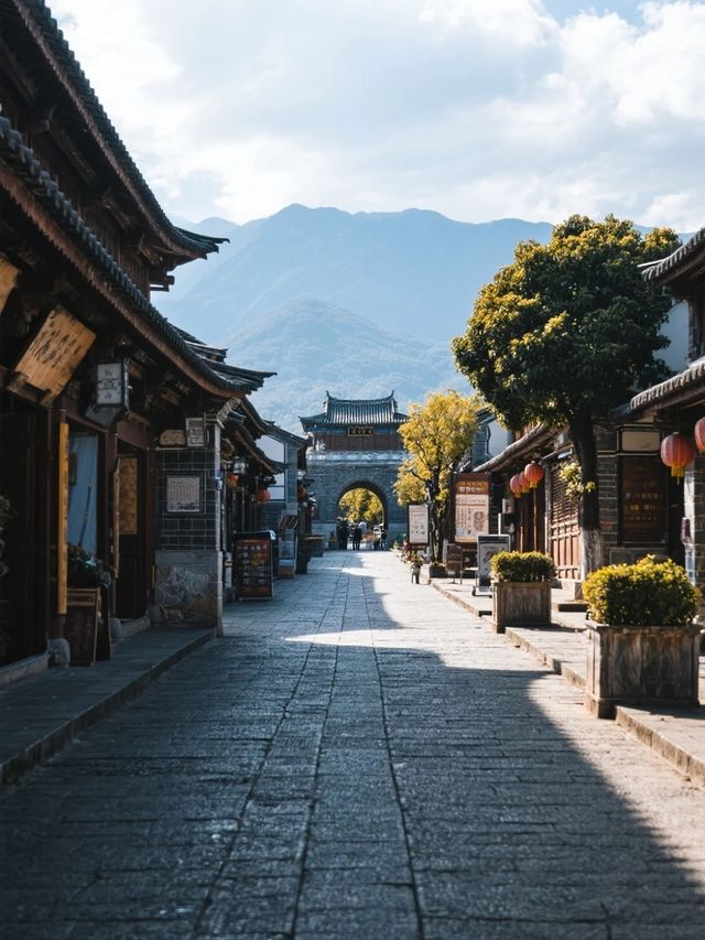 晨曦古城：我在青石板上拾起千年月光