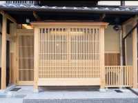 京都旅泊の極上選択！京町家スイート「利休」で和の美学を体験】​