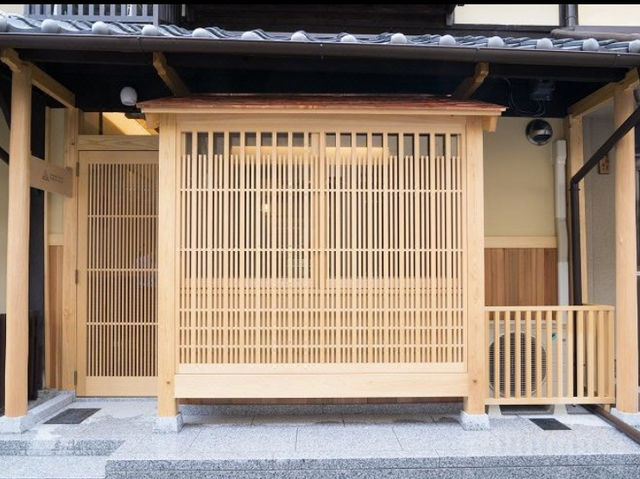 京都旅泊の極上選択！京町家スイート「利休」で和の美学を体験】​