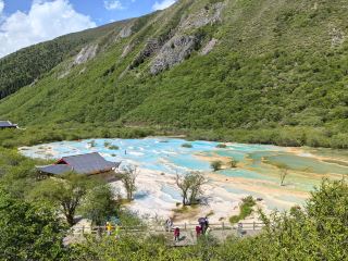 Huanglong's Five-Color Pools, a Once-in-a-Lifetime Encounter
