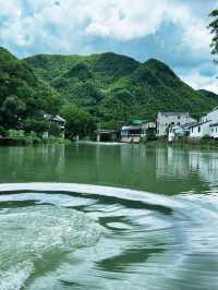 踏入鹿亭中村，恍如走進一幅徐徐展開嘅山水長卷。