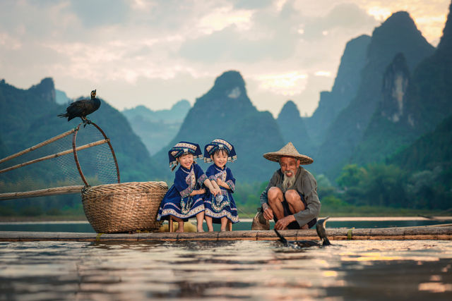 陽朔興坪:水墨畫中漁舟唱晚 灕江畔千年詩意 陽朔興坪:水墨畫中漁舟唱晚 灕江畔千年詩意