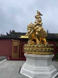 Xi'an Weekend: City Walls, Temples, and Ancient Vibes 🏯✨