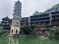 重遊鳳凰，只為再看萬盞燈火漫沱江~~