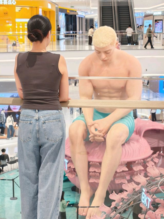 Definitely a 打卡 mall in Haikou!