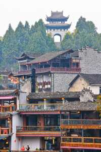 芙蓉鎮真的是把「人間煙火+國風浪漫」焊在骨子裡